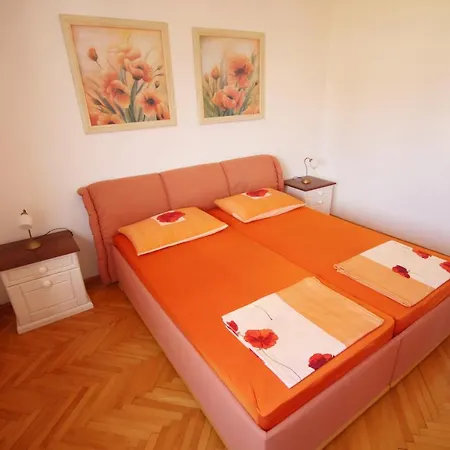 Maris With Sea View Apartmán